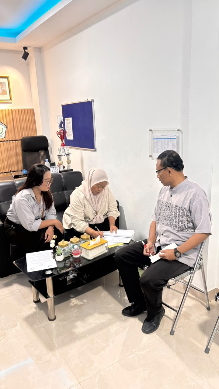 Penandatanganan MOU  PT. Mandom dengan SMK Remaja Pluit dalam kegiatan Beutyclass/Kelas Berpenampilan